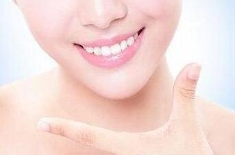 牙齒美白有什么好方法-義齒廠(chǎng)家
